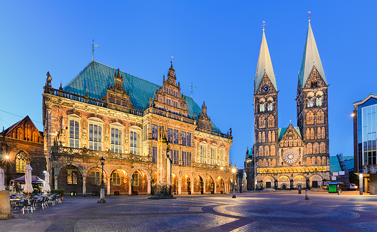 Germany: Bremen market square with town hall and Bremen cathedral illuminated in the evening Germany: Bremen market square with town hall and Bremen cathedral illuminated in the evening
